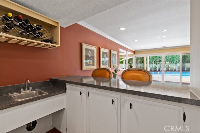 Wet bar great for entertaining.