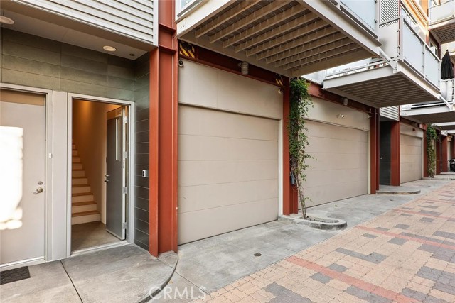 3450 Cahuenga Boulevard, Universal City CA: https://media.crmls.org/medias/c44c90a7-2dc7-45f4-9030-a6816f031178.jpg