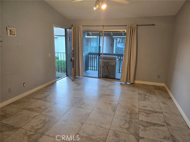 23240 Orange Avenue, Lake Forest CA: https://media.crmls.org/medias/c44ce1e9-4a5b-4f01-b600-3792f6981fdc.jpg