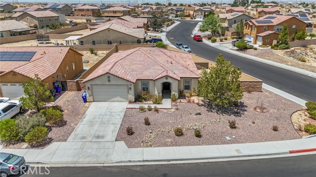 15992 Yosemite Street, Victorville CA: https://media.crmls.org/medias/c44e9fa3-e5aa-4c9f-a8d5-9398b187a1eb.jpg