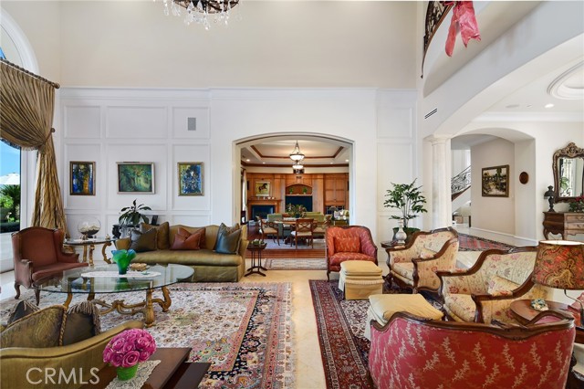 Detail Gallery Image 14 of 73 For 18933 La Montana Pl, Tarzana,  CA 91356 - 7 Beds | 6/1 Baths