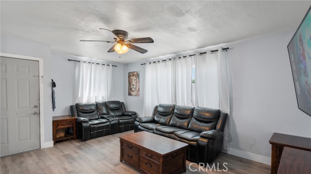 773 S Camino Los Banos, San Jacinto CA: https://media.crmls.org/medias/c44f152d-42fe-428b-be77-95dfb7cecd49.jpg
