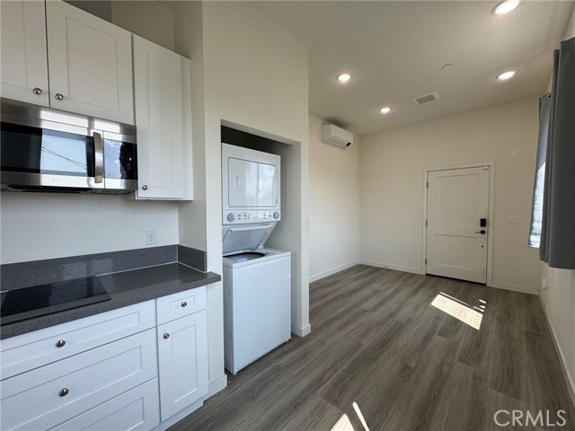 Detail Gallery Image 4 of 18 For 209 1/2 N Serrano Ave, Los Angeles,  CA 90004 - 1 Beds | 1 Baths