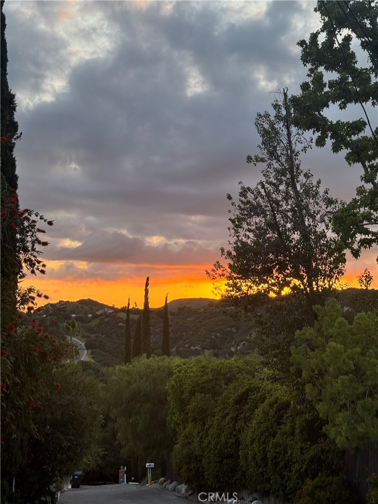 https://media.crmls.org/medias/c450b422-17c6-4a9e-b6e4-378526ace70f.jpg?preset=X-Large