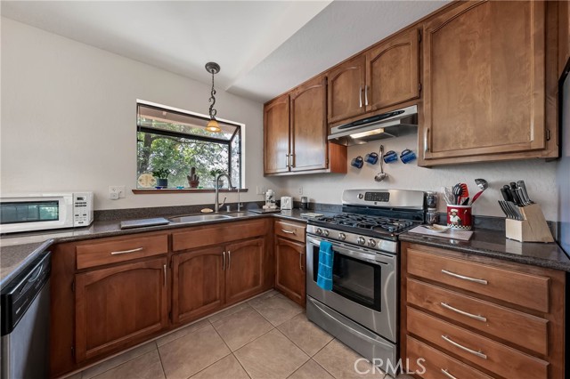 Detail Gallery Image 18 of 49 For 9591 Lassen Dr, Cobb,  CA 95426 - 3 Beds | 2 Baths