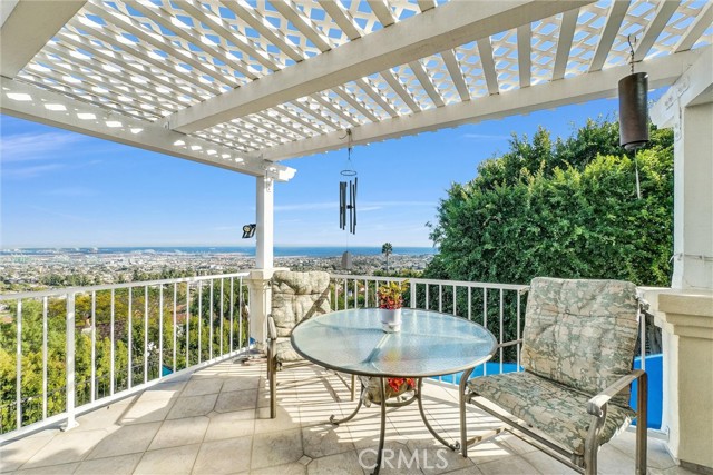 6309 Via Colinita, Rancho Palos Verdes, California 90275, 4 Bedrooms Bedrooms, ,3 BathroomsBathrooms,Residential,For Sale,Via Colinita,PW25019167