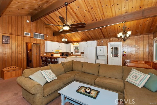 Detail Gallery Image 9 of 28 For 589 St Anton Ct, Big Bear Lake,  CA 92315 - 3 Beds | 1/1 Baths
