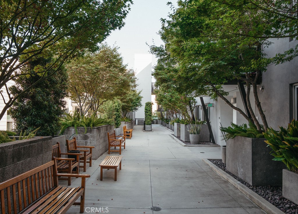 https://media.crmls.org/medias/c45150cd-691e-4324-af39-ff77e9e91d66.jpg?preset=X-Large