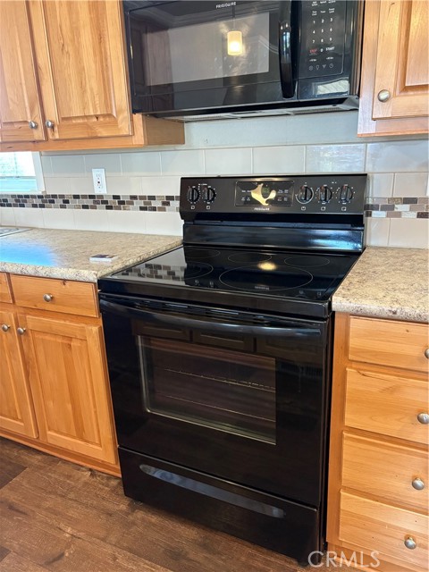 Detail Gallery Image 7 of 28 For 5548 Newland Rd, Paradise,  CA 95969 - 2 Beds | 2 Baths