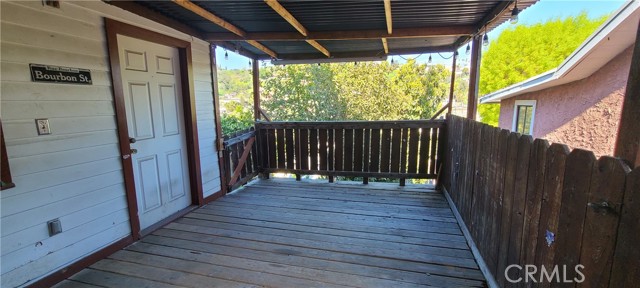 Bottom deck area