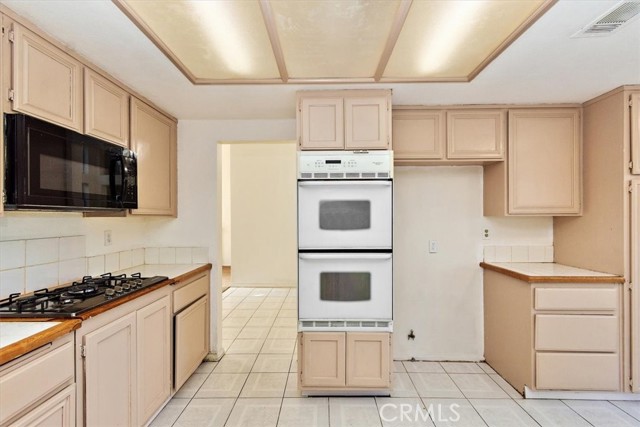 Detail Gallery Image 13 of 38 For 1520 W Norwood St, Rialto,  CA 92377 - 3 Beds | 2/1 Baths