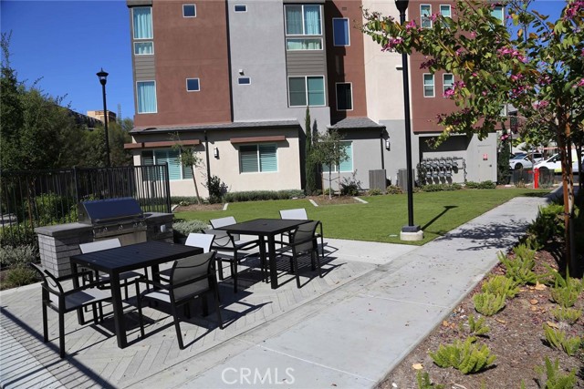 Detail Gallery Image 18 of 25 For 960 N Tangent Privado #303,  Ontario,  CA 91764 - 1 Beds | 1 Baths