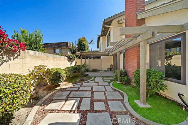 18108 Hearth Drive, Fountain Valley CA: https://media.crmls.org/medias/c4554639-7a33-4a0f-a452-acb6b7cca880.jpg
