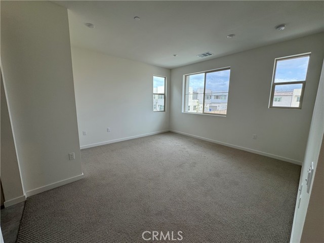 Detail Gallery Image 4 of 7 For 3260 South Coral Paseo, Ontario,  CA 91761 - 3 Beds | 2/1 Baths