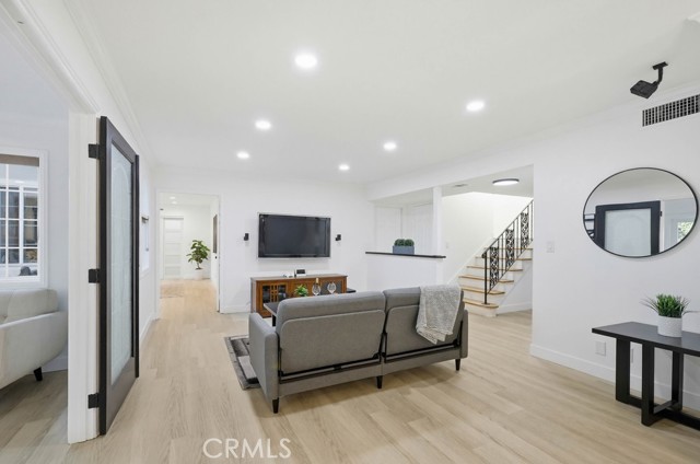 Detail Gallery Image 6 of 66 For 10232 Hialeah, Cypress,  CA 90630 - 5 Beds | 2/1 Baths