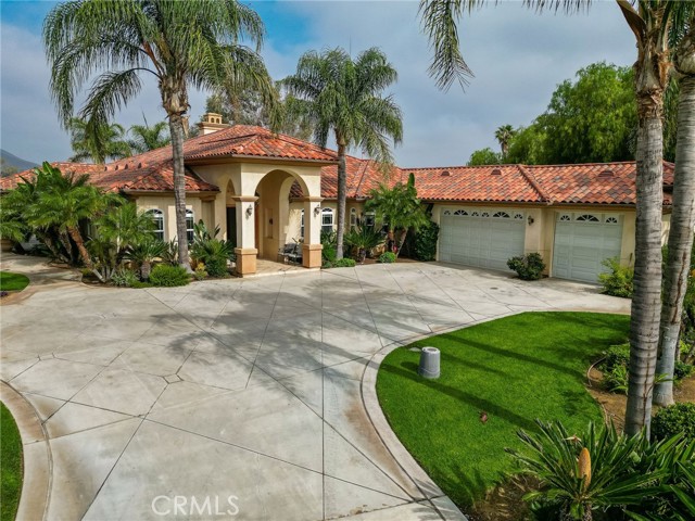 6116 Chadbourne Avenue, Riverside CA: https://media.crmls.org/medias/c45663e5-dc72-4e9b-8aee-c025fe3b2871.jpg