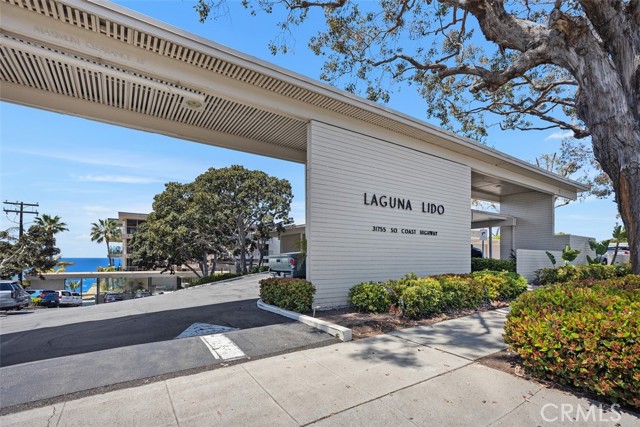 31755 Coast, Laguna Beach CA: https://media.crmls.org/medias/c4566e17-a68a-4d91-9a85-972a1432ea8e.jpg