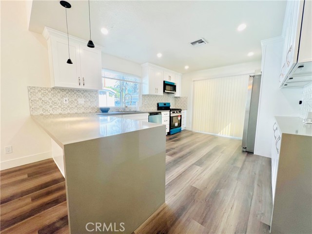 9010 Wilbur, Northridge CA: https://media.crmls.org/medias/c456acd9-587b-4b6a-bfb6-2a0e606eef21.jpg