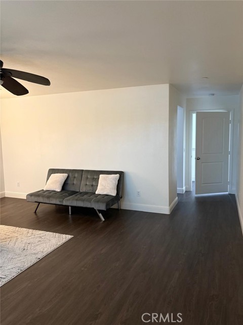 Detail Gallery Image 26 of 36 For 6111 Peregrine Dr, Jurupa Valley,  CA 91752 - 7 Beds | 4/1 Baths