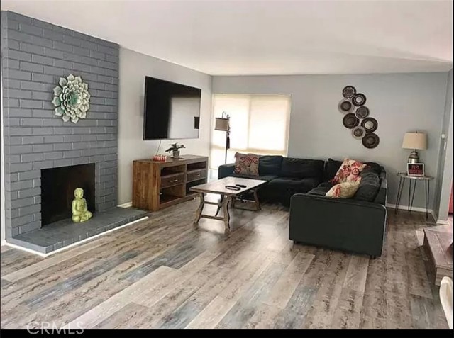 Detail Gallery Image 3 of 16 For 5500 Blanco, Woodland Hills,  CA 91367 - 5 Beds | 2/1 Baths