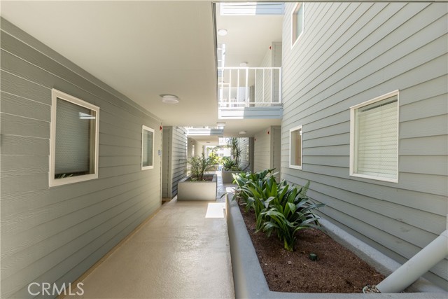 Detail Gallery Image 5 of 26 For 250 the Village #108,  Redondo Beach,  CA 90277 - 1 Beds | 1 Baths