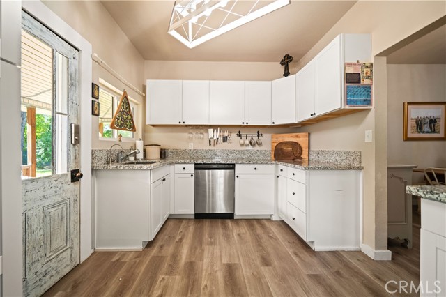 1711 Shasta Street, Anderson CA: https://media.crmls.org/medias/c458b833-e3f5-452e-92c9-baba41765cc1.jpg