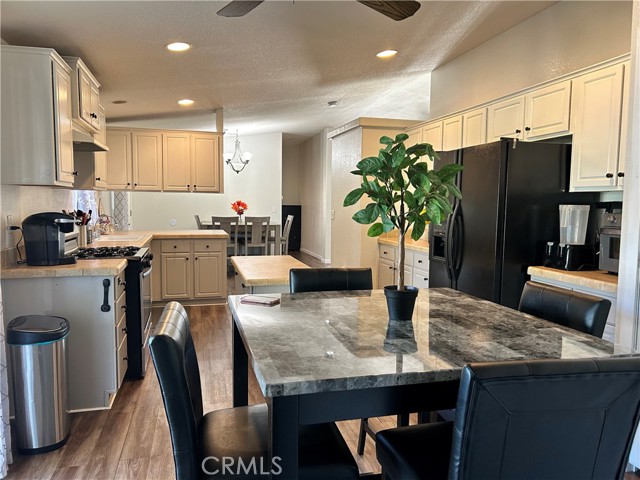 Detail Gallery Image 8 of 26 For 3800 W Wilson #219,  Banning,  CA 92220 - 3 Beds | 2 Baths