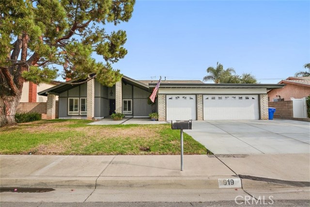 919 Glenlea St, La Verne, CA 91750