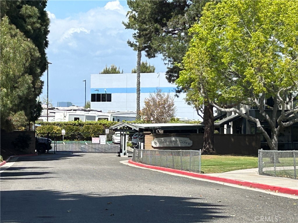 https://media.crmls.org/medias/c45a05e7-484c-4e53-8751-63521ddf106d.jpg?preset=X-Large