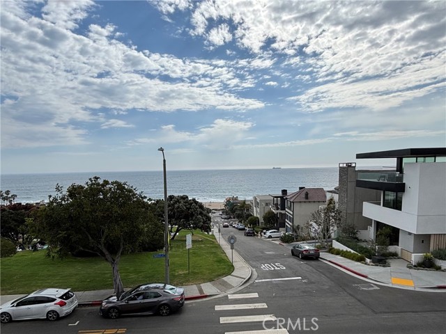 304 27th Street, Manhattan Beach CA: https://media.crmls.org/medias/c45a09a4-cb09-4536-9fbb-e94daa52541e.jpg
