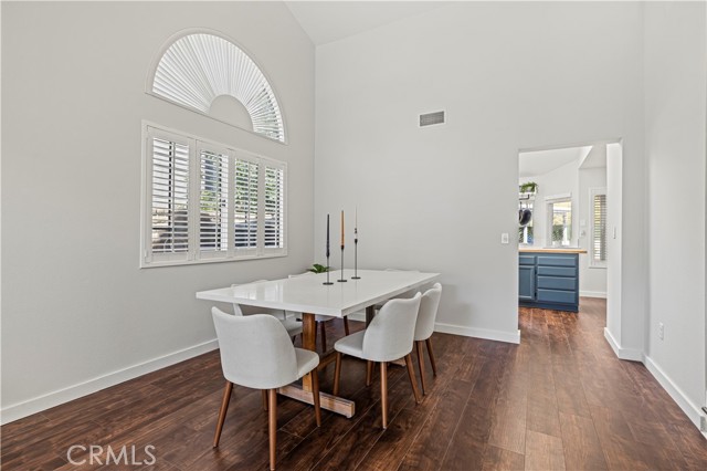 28777 Kathleen Avenue, Saugus CA: https://media.crmls.org/medias/c45a4046-2db9-4798-973b-200da53a43e6.jpg