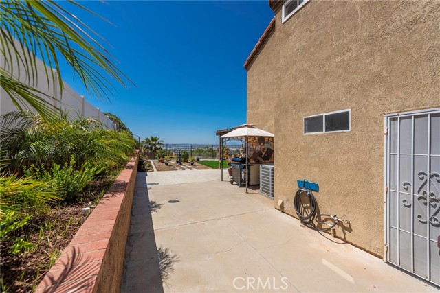 22075 Naples Drive, Moreno Valley CA: https://media.crmls.org/medias/c45b1693-c02f-4a6d-a3c8-3f9fe2841c18.jpg