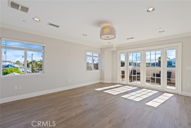519 13TH Street, Huntington Beach CA: https://media.crmls.org/medias/c45b8bbf-3191-4ef7-b9f9-10a70b597e98.jpg
