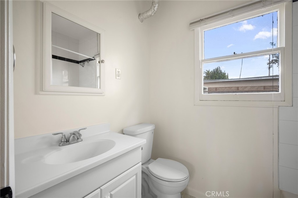 415 Riverdale DriveGlendale img 13