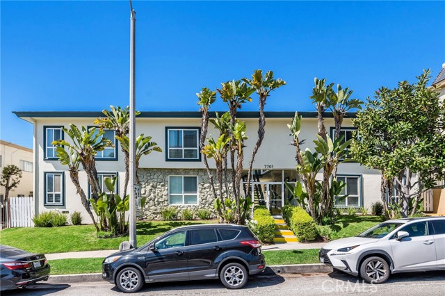 7701 Manchester Avenue, Playa del Rey, California 90293, ,Multi-Family,For Sale,Manchester,PW24088042