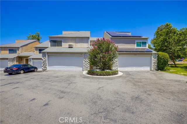 23521 Avenida La Caza, Coto de Caza CA: https://media.crmls.org/medias/c45c088b-1041-4fac-9fe3-025cd74d414c.jpg
