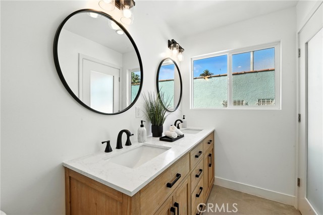 3031 3033 Vineyard Avenue, Los Angeles CA: https://media.crmls.org/medias/c45d36ed-393e-4358-a38c-696d29666169.jpg