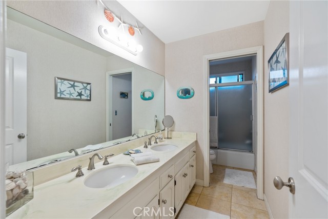 2213 Valley Drive, Manhattan Beach, California 90266, 4 Bedrooms Bedrooms, ,3 BathroomsBathrooms,Residential,Sold,Valley,SB22167937