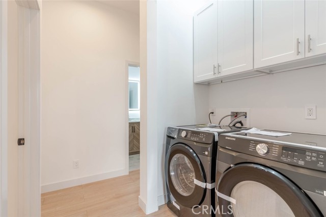 Detail Gallery Image 15 of 17 For 6852 1/2 Ranchito Ave, Van Nuys,  CA 91405 - 2 Beds | 2 Baths