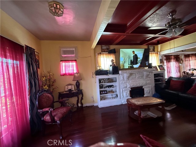 Detail Gallery Image 5 of 41 For 3115 W 60th St, Los Angeles,  CA 90043 - 2 Beds | 1/1 Baths