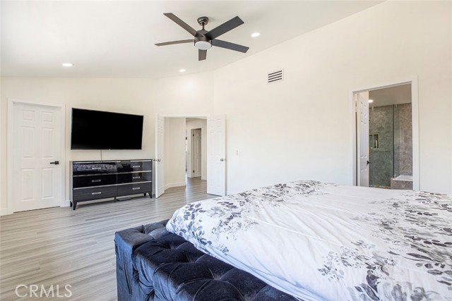 20128 Cavern Court, Saugus CA: https://media.crmls.org/medias/c45f1643-08c4-4eb6-888c-35d930fcdf75.jpg