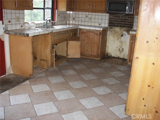 23730 Lakeview, Crestline, CA 92325