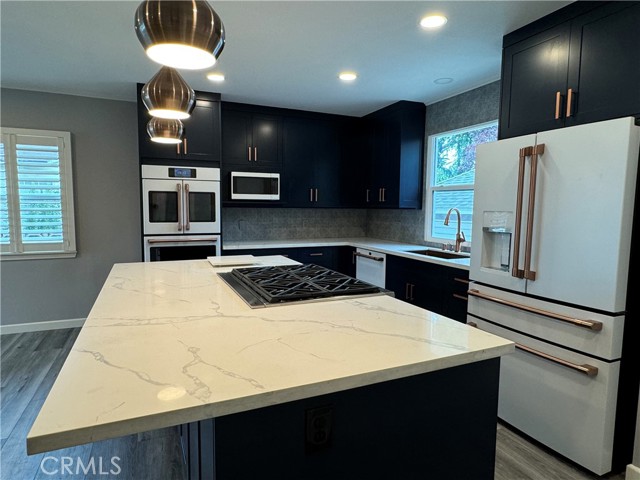 204 E I Street, Ontario CA: https://media.crmls.org/medias/c460debd-ce3a-4ccd-b531-0084fed56007.jpg