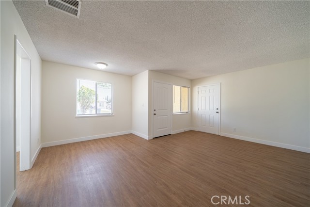 Detail Gallery Image 4 of 21 For 39543 Armfield Ave, Palmdale,  CA 93551 - 3 Beds | 1/1 Baths