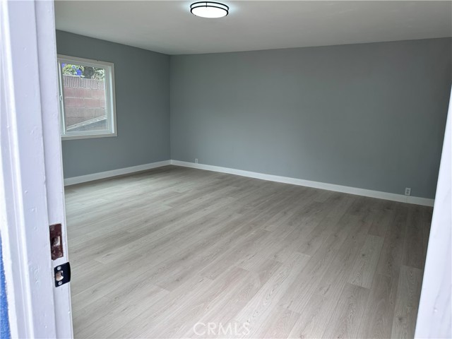 8460 Truxton Avenue, Los Angeles CA: https://media.crmls.org/medias/c461a7c4-24c1-4b47-b7a8-a5258d70dce7.jpg