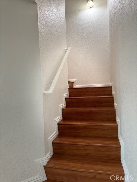 102 Park Shadow Court, Baldwin Park CA: https://media.crmls.org/medias/c462632e-9870-40d9-af36-c74ea1071e1d.jpg