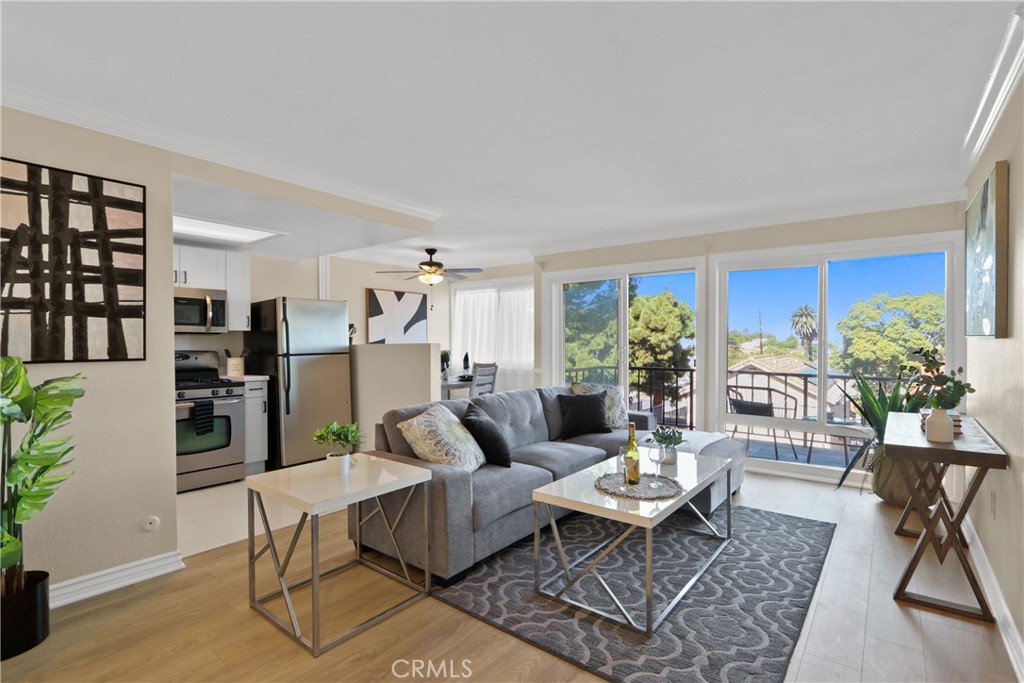 2030 S Cabrillo Avenue #206