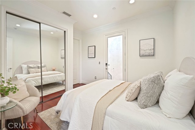 Detail Gallery Image 7 of 64 For 3115 Ellington, Los Angeles,  CA 90068 - 4 Beds | 4 Baths