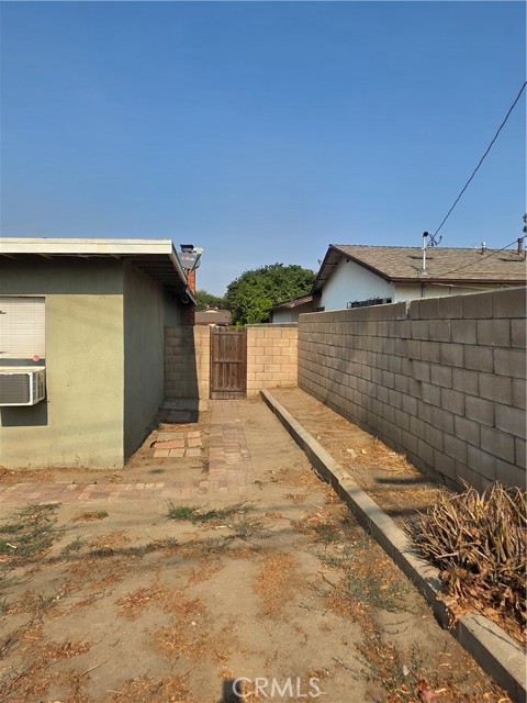 10243 Fremont Avenue, Montclair CA: https://media.crmls.org/medias/c464dae5-8c41-41a6-a885-818870d9be9c.jpg