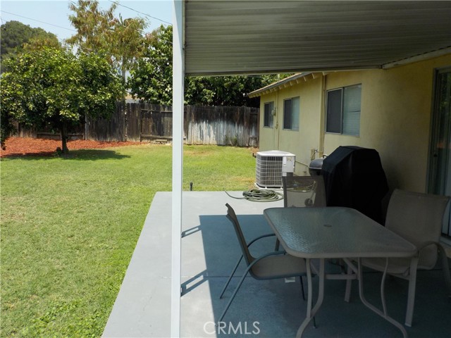 1676 Dumbarton Avenue, San Bernardino CA: https://media.crmls.org/medias/c465b7e6-36ac-46c9-a8e9-ef802fd32d1a.jpg
